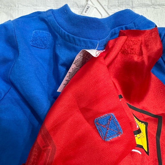 Superman 12M one piece costume/ PJs with removable attachable cape - Picture 7 of 9